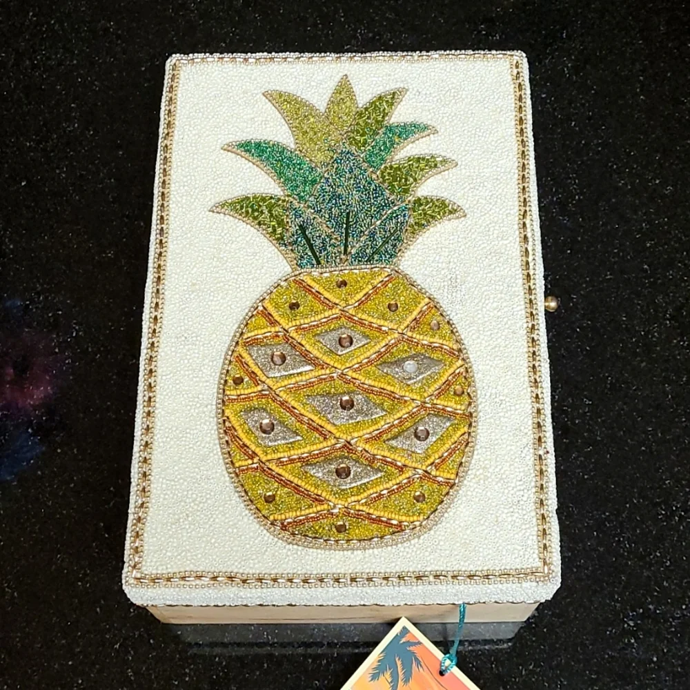 Pineapple Embellished Keepsake Box - Picture 1 of 12